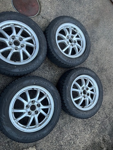 ヨコハマ スノータイヤ 205/60/r16 2022年製造 PCD 114.3