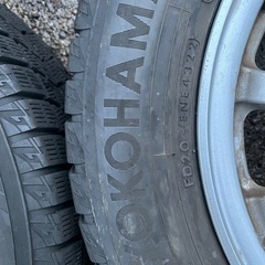 ヨコハマ スノータイヤ 205/60/r16 2022年製造 PCD 114.3の画像