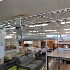 J8684 【リユースのサカイ柏店】 キャスター付3段メタルラック クリーニング済みの画像