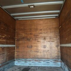 2.7坪/中型アルミコンテナ、アルミバン、南京錠で施錠可能☆バイクガレージ.キャンプ場.作業場.コンテナハウス.農機具☆福岡．近県配送☆の画像