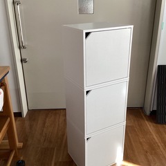 扉付きカラーボックス【町田市再生家具】　1128 Cの画像