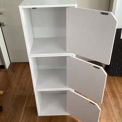 扉付きカラーボックス【町田市再生家具】　1128 Cの画像