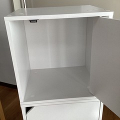 扉付きカラーボックス【町田市再生家具】　1128 Cの画像