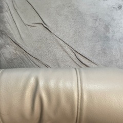 テーブルと椅子のセットの画像