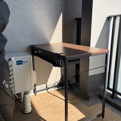 パソコンデスクの画像