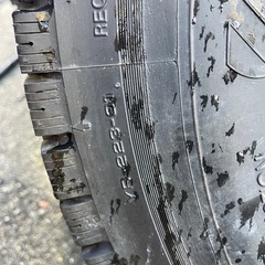 225/90r17.5 スタッドレス4本　　トラック
の画像