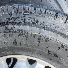 225/90r17.5 スタッドレス4本　　トラック
の画像