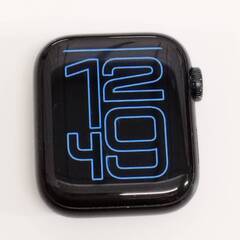 Apple Watch SE 第2世代/GPS+セルラー/40mm/A2725/ミッドナイト〈MNPL3J/A〉の画像