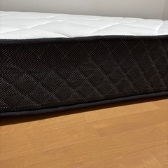 アイリスオーヤマ　マットレス　セミダブル
の画像