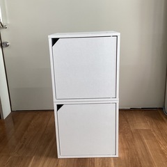 扉付きカラーボックス【町田市再生家具】　1128 Dの画像