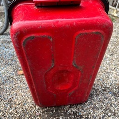 携行缶 20リットル　の画像