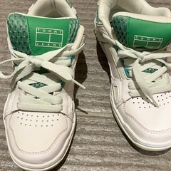 TOMMY JEANS23.5cmの画像