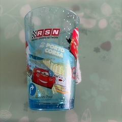 カーズのプラスチックコップの画像