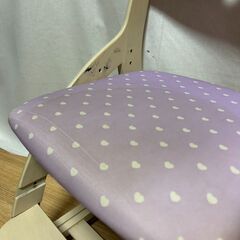 【B437】KOIZUMI/コイズミ　小泉　学習椅子 ハートパープル 木製 キャスター付の画像