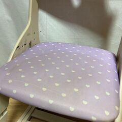 【B437】KOIZUMI/コイズミ　小泉　学習椅子 ハートパープル 木製 キャスター付の画像