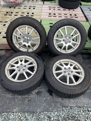 ⑦ブリヂストンブリザックVRX2
アルミ付きスタッドレスタイヤ　プリウス　PCD100 2024年