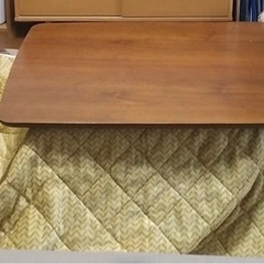 こたつテーブルの画像