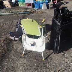 ベビー用品３点、チャイルドシート、ベビーカー、ベビー用椅子の画像