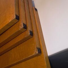 ラック、スチール4本と桜の突板５枚のラック、中古品の為、傷、スレあります。の画像