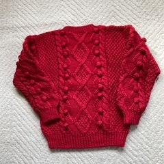 ①手編みセーター　（赤）の画像