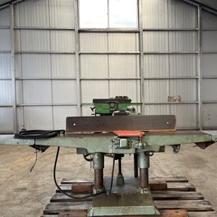 日立 自動かんな盤 F1000の画像