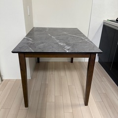 テーブル
の画像