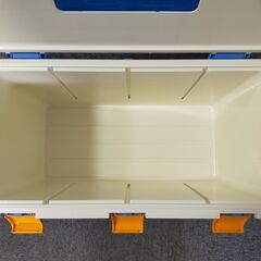 △ クーラーボックス 保冷箱 37L W588×D298×H375 神和 キズ、擦れによる汚れありの画像