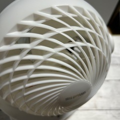 アイリスオーヤマ サーキュレーター8畳 首振り ホワイトの画像