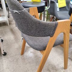 J1843【リユースのサカイ柏店】ダイニングチェア　アームチェア　クリーニング済みの画像