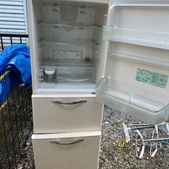 HITACHI  冷蔵庫 引き取りは愛知県豊川市ですの画像