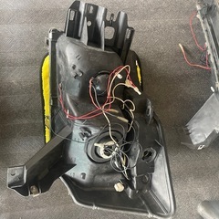 日産タイタン　スモークヘッドライトの画像