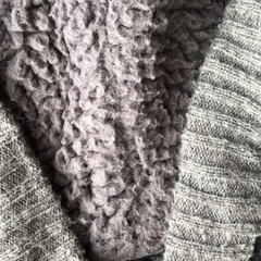 【 GU 】ニットアウター　フード付きの画像