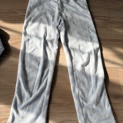 130 アナ雪　　もふもふパジャマ　ユニクロの画像