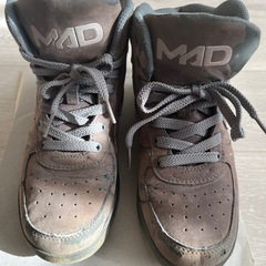 MADFOOT スニーカー　23センチの画像