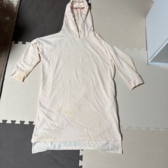 薄いピンクロングパーカー