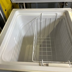 ☆現状品☆サンヨー　冷凍庫　102リットルの画像