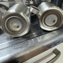 5つのコップの画像