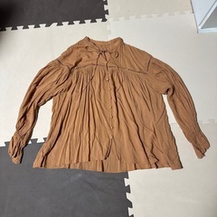 くすみオレンジブラウス