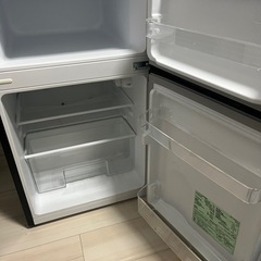 2021年製　87L 冷蔵庫の画像