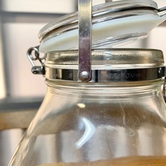 【12/7頃まで】セーラーメイト 果実酒瓶 梅酒瓶 4L 杓子付き 取手付き密封びんの画像