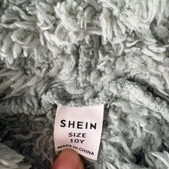 シーイン　130  もふもふパーカー　くすみグリーン　短めの画像