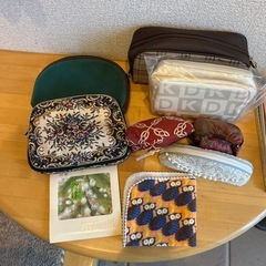 エプロン、ミニポーチ、ハンカチ、箸の画像