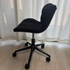 ブラック椅子　高さ調節可能の画像