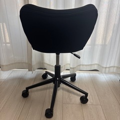 ブラック椅子　高さ調節可能の画像