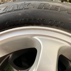 スタッドレスタイヤの画像