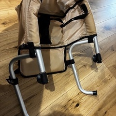 テーブルチェアの画像