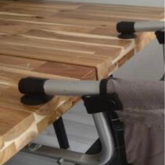 テーブルチェアの画像