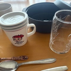 おさむ　カップ、コカコーラ型コップ，レンチン調理蒸し、ラーメンなど、帽子、花粉症　黄砂、PM2.5対策保護メガネ、カラトリ。エジプトの土産スプーンありの画像