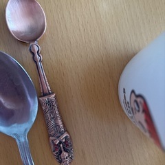 おさむ　カップ、コカコーラ型コップ，レンチン調理蒸し、ラーメンなど、帽子、花粉症　黄砂、PM2.5対策保護メガネ、カラトリ。エジプトの土産スプーンありの画像