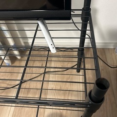 テレビ　液晶テレビ　TCL  32型　テレビ台付きの画像